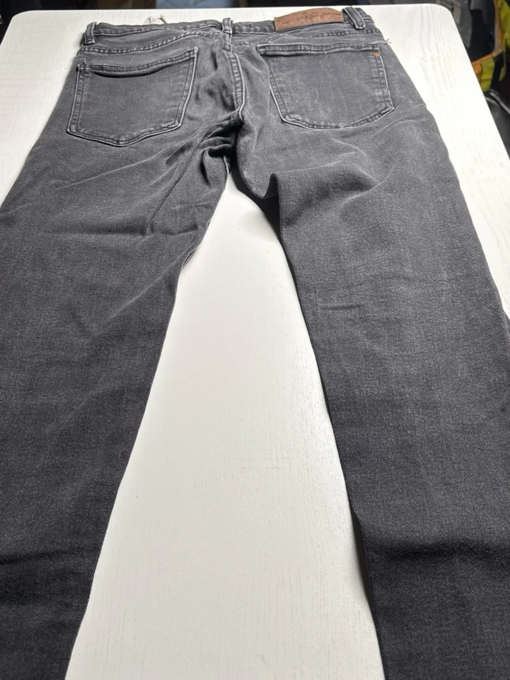 Zara Men's Slim Straight Jeans in Charcoal Grey